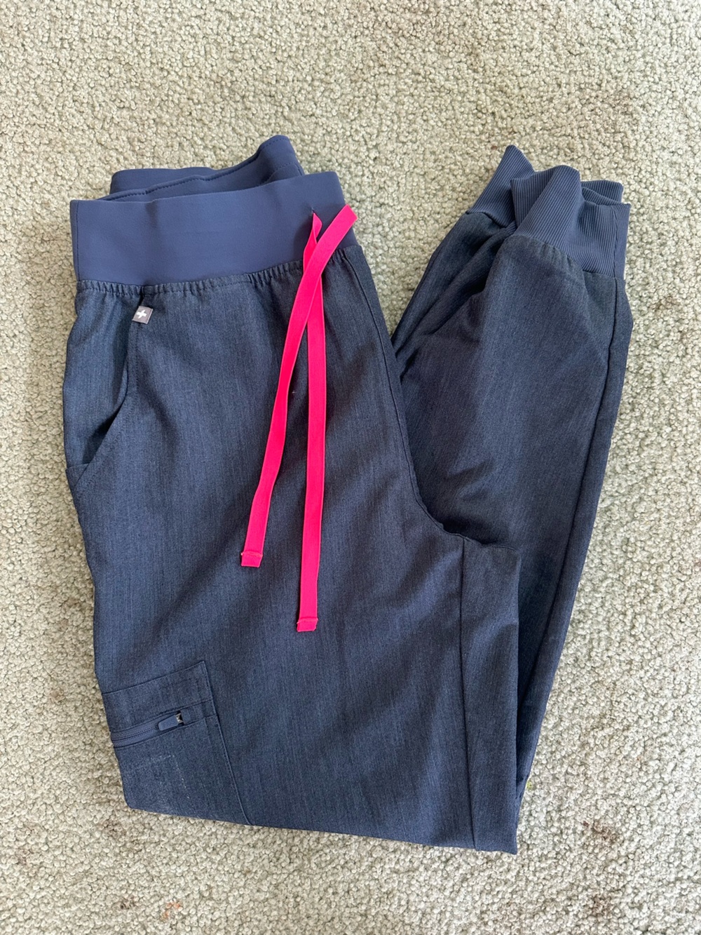 FIGS HEATHER DENIM Zamora Joggers with Hot Pink Drawstring- SIZE MEDIUM
